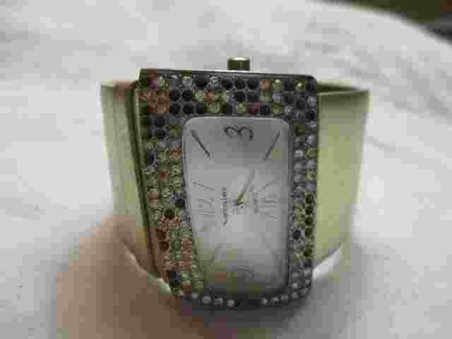 Vernier Silver Toned Classy Analog Wristwatch w/ Adjustable Buckle Band