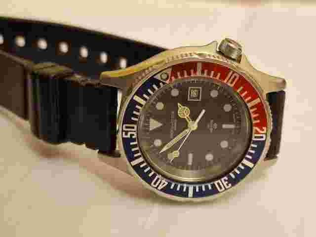 solvil et titus Ladies Quartz watch 100 meter pepsi Dail Ref WB8614.415408.