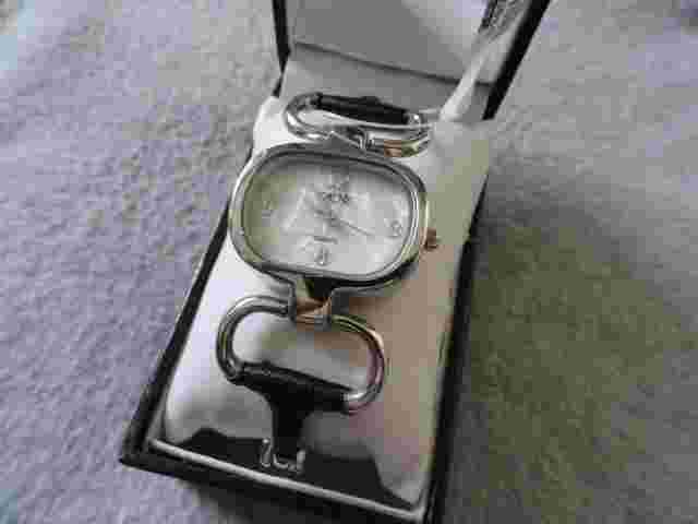 New Cache Quartz Ladies Watch