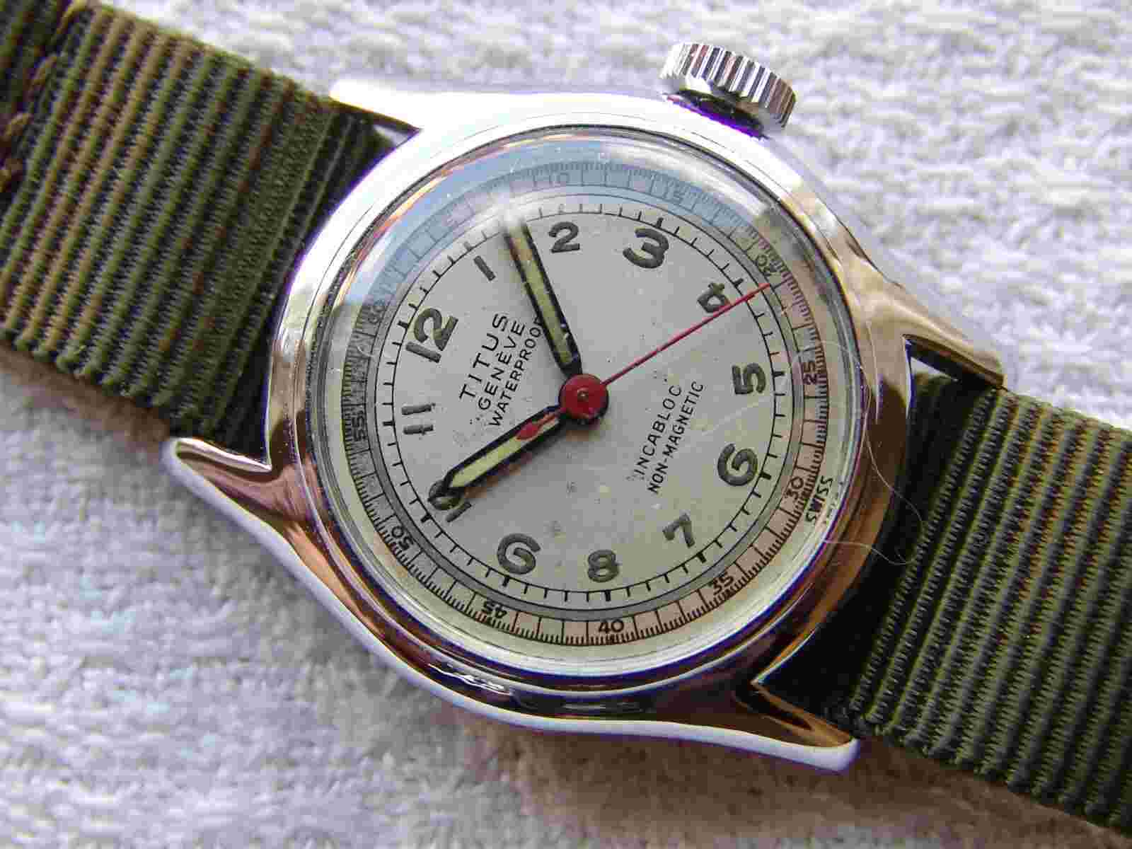 VINTAGE men's military style TITUS good condition WWII ERA WRISTWATCH