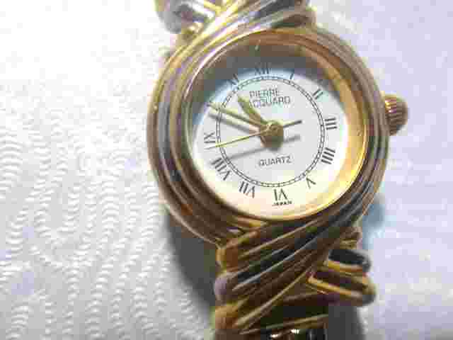Pierre Jacquard Quartz Watch White Dial Gold Flex Band Women New Bat Works Great