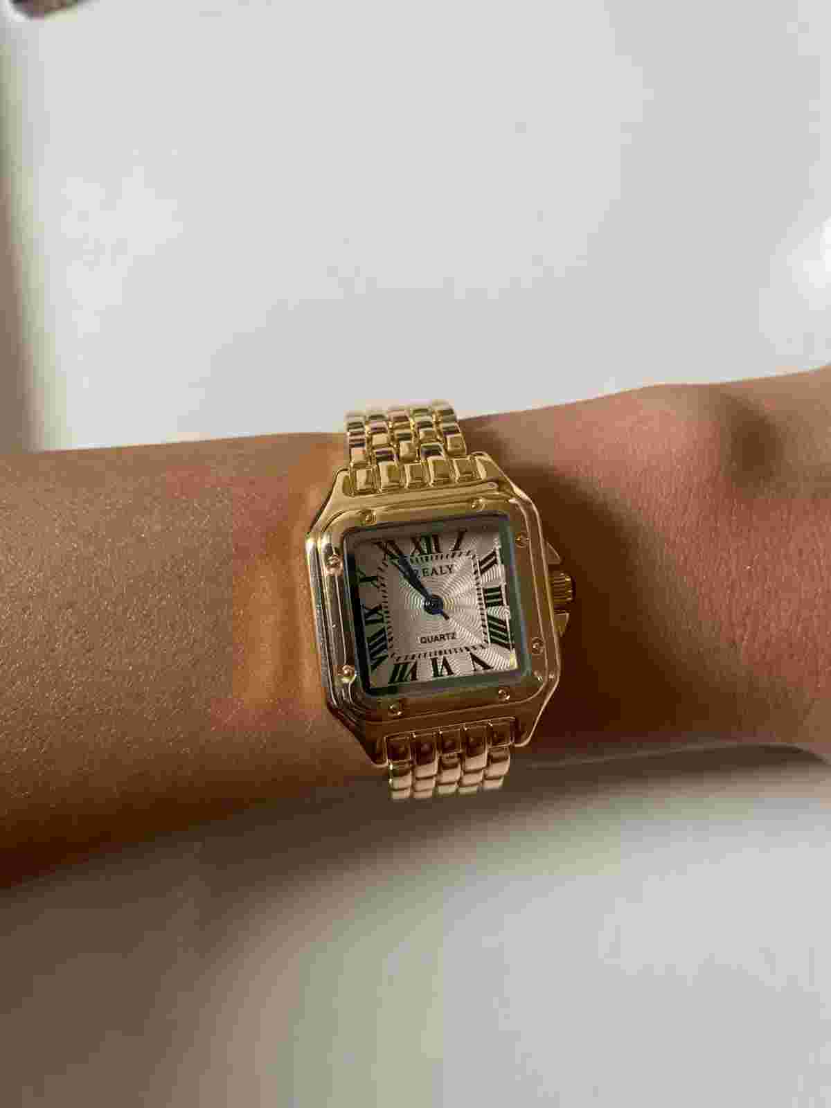 Ladies Quartz Stainless Steel Strap Watch