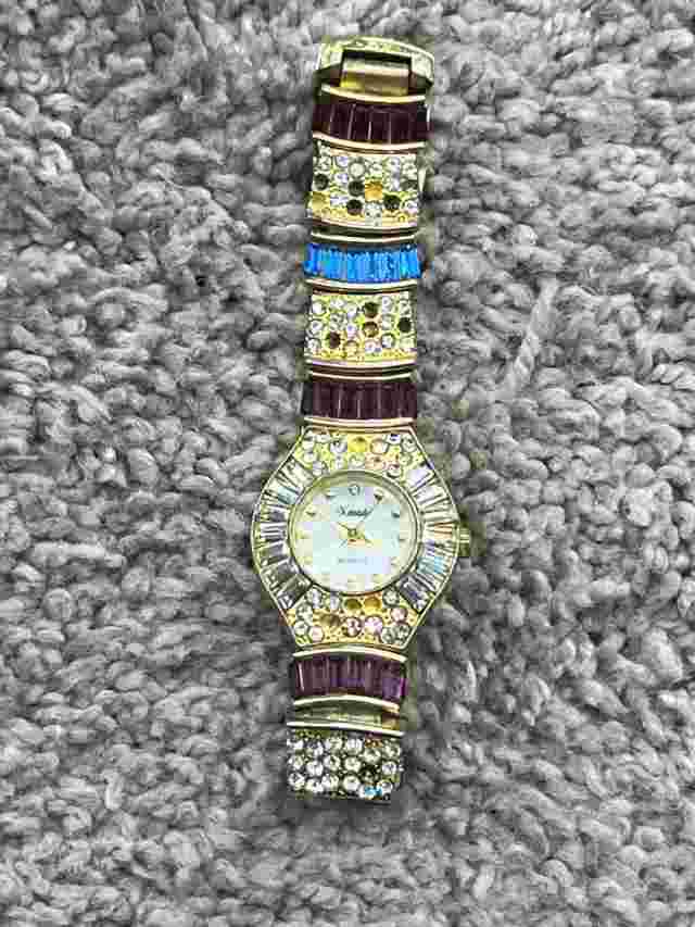 Parmex Gold Tone Rhinestone Ladies Bracelet Quartz Watch Vintage 3131