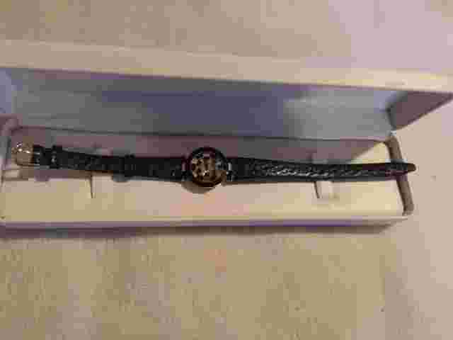 ROVEN DINO YELLOW BASE METAL SAPPHIRE CRYSTAL LEATHER QUARTZ WATCH L NEW