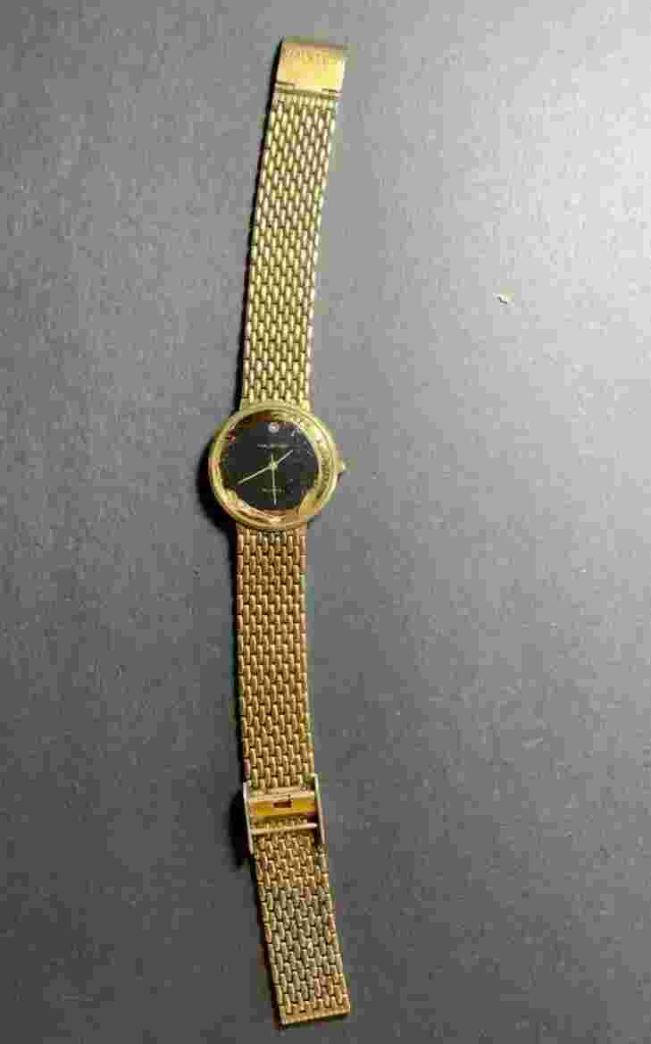 Vintage Halston 230-Y481 Watch Quartz Stainless Steel Back .