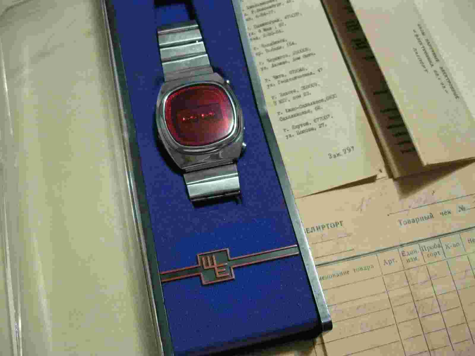 NOS!Watch Rare Soviet Elektronika 1 Red Pulsar Quartz USSR 1982 Digital Led