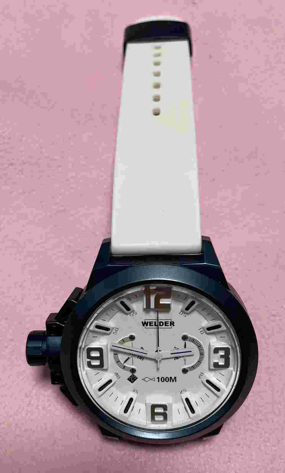 Welder K22-901 Quartz Analog display watch with Case