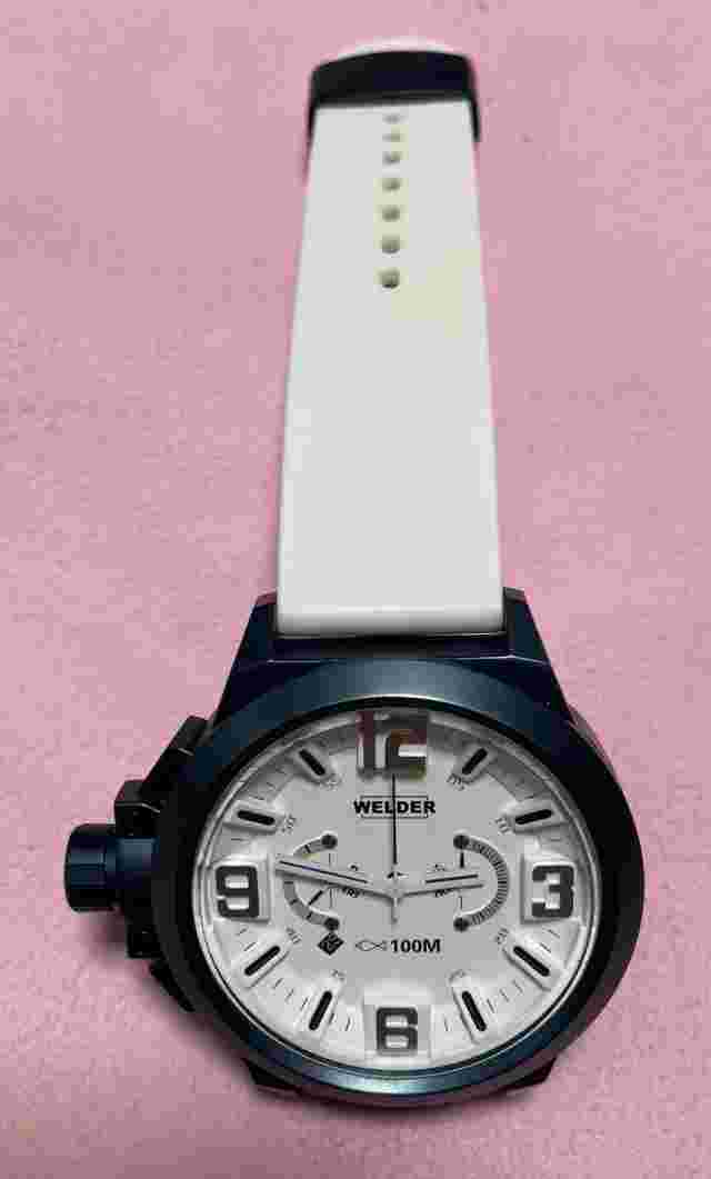 Welder K22-901 Quartz Analog display watch with Case