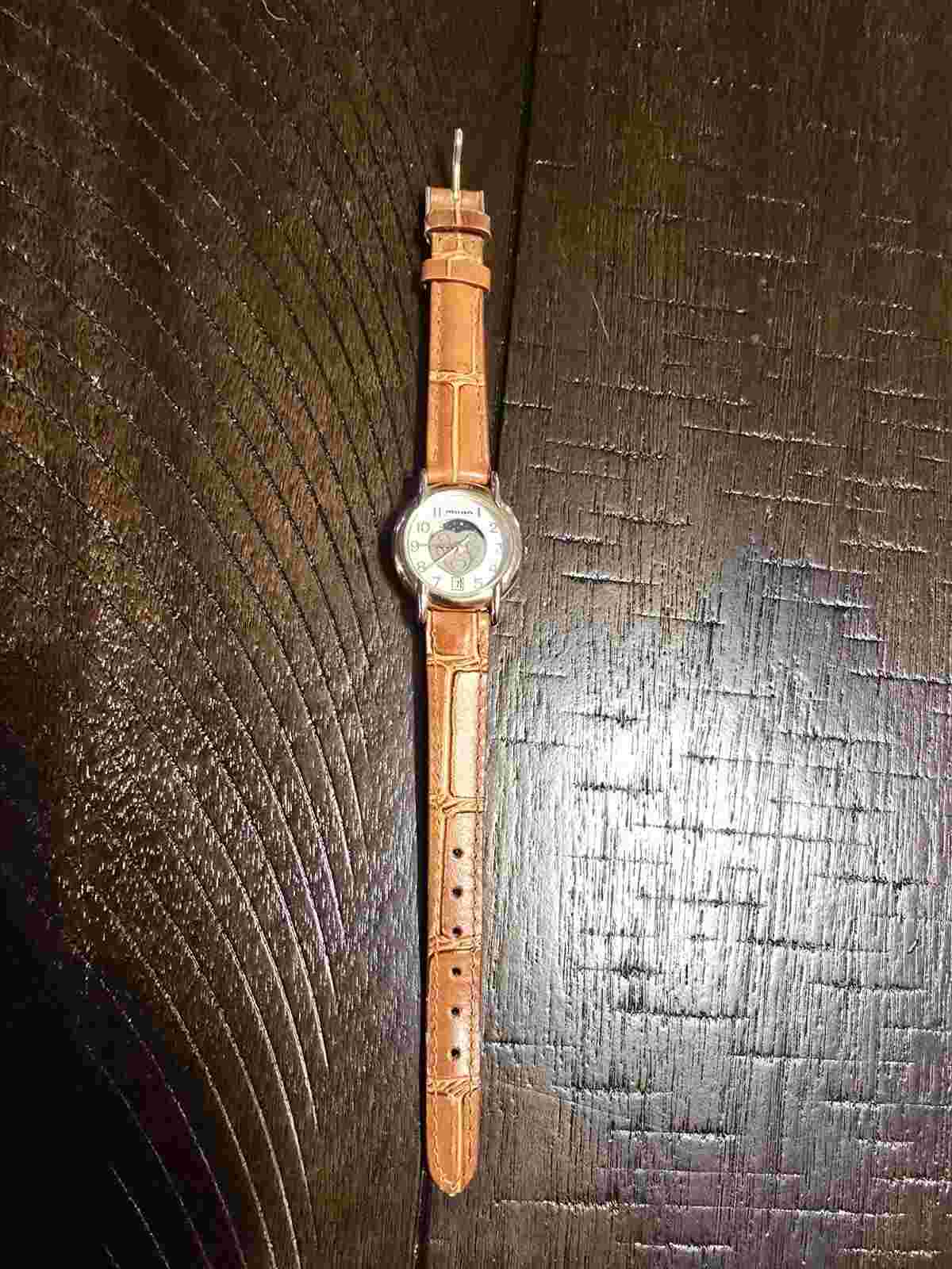 VTG Milan Quartz Watch Women Moon Phase Gold Tone Date Leather Analog
