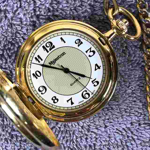 Vintage Majestron Gold Tone Eagle Flip Cover 47mm Chain Quartz Pocket Watch