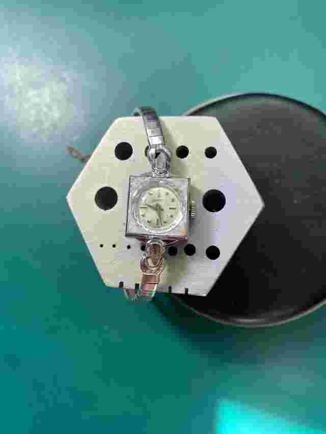 BEATIFUL Vintage LeGant Swiss Made Womens Watch Recently Serviced