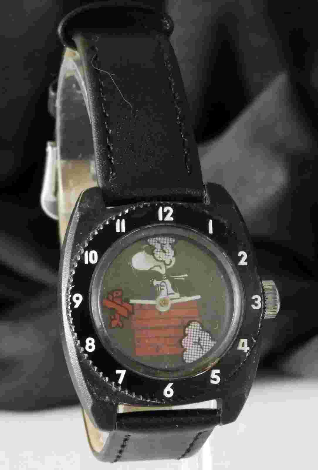 RARE VINTAGE SNOOPY WATCH  60's