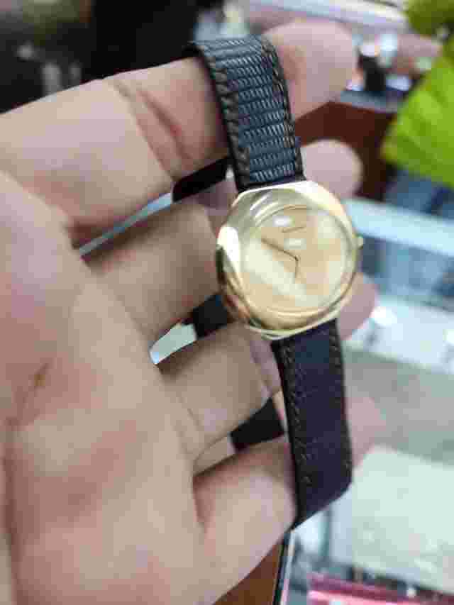Vintage 18kt BOUCHERON thin OVAL shape Watch From The 1960s.