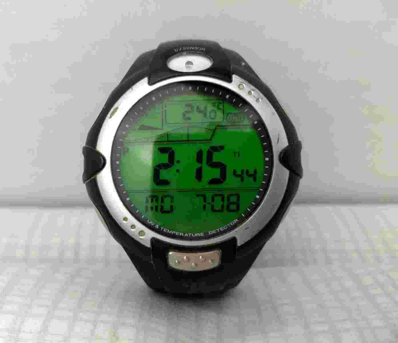LL Bean Temp UV Sensor Quartz Wrist Watch Electro Luminescent Dial VTG Working