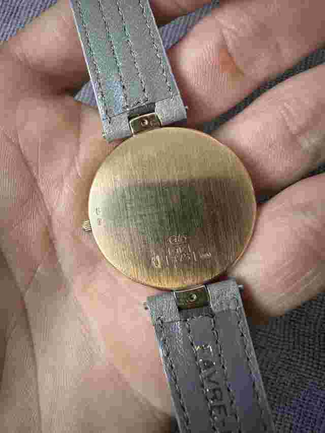 Bueche Girod 9ct gold men size lovely condition