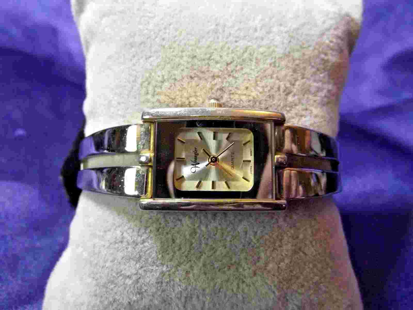 Woman's Wrangler Watch with Expansion Band **Nice** B23-489