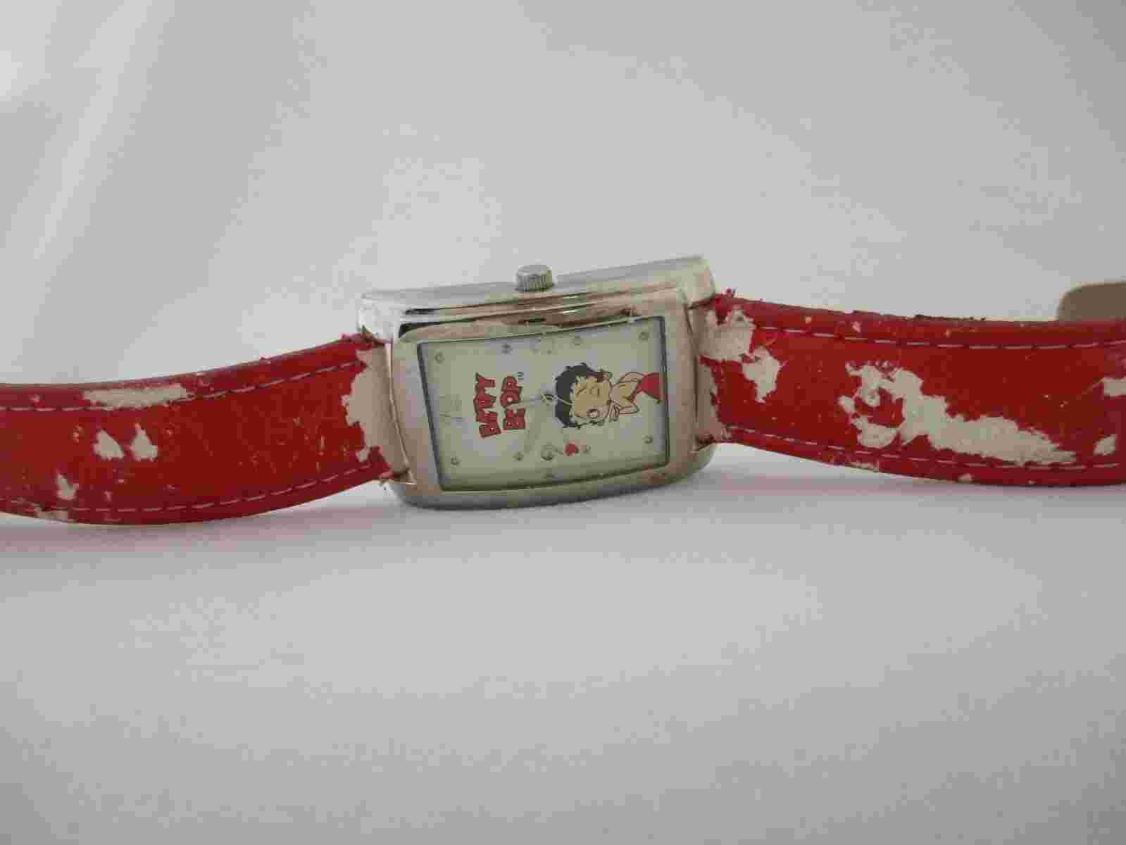 Betty Boop Women's Red Buckle Band Analog Watch