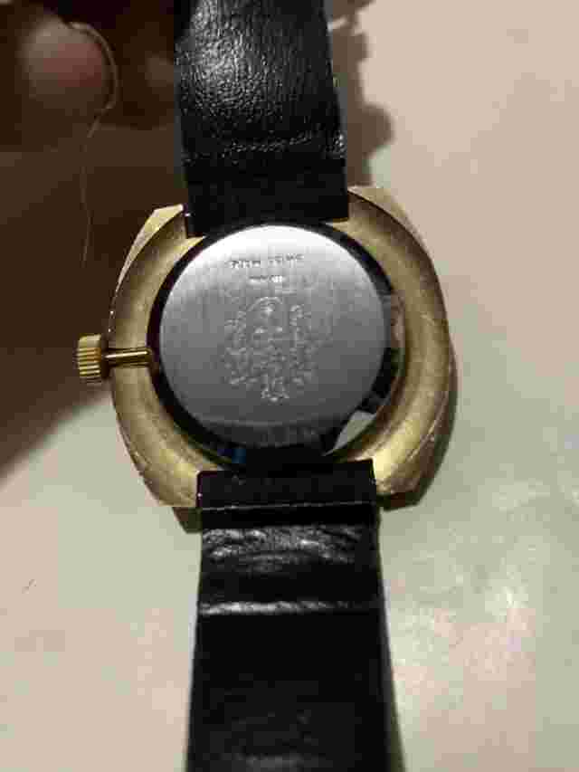 Mint Unused 1970s Chalet Gold & Black Direct Read Windup Jump Hour Watch.WORKS!