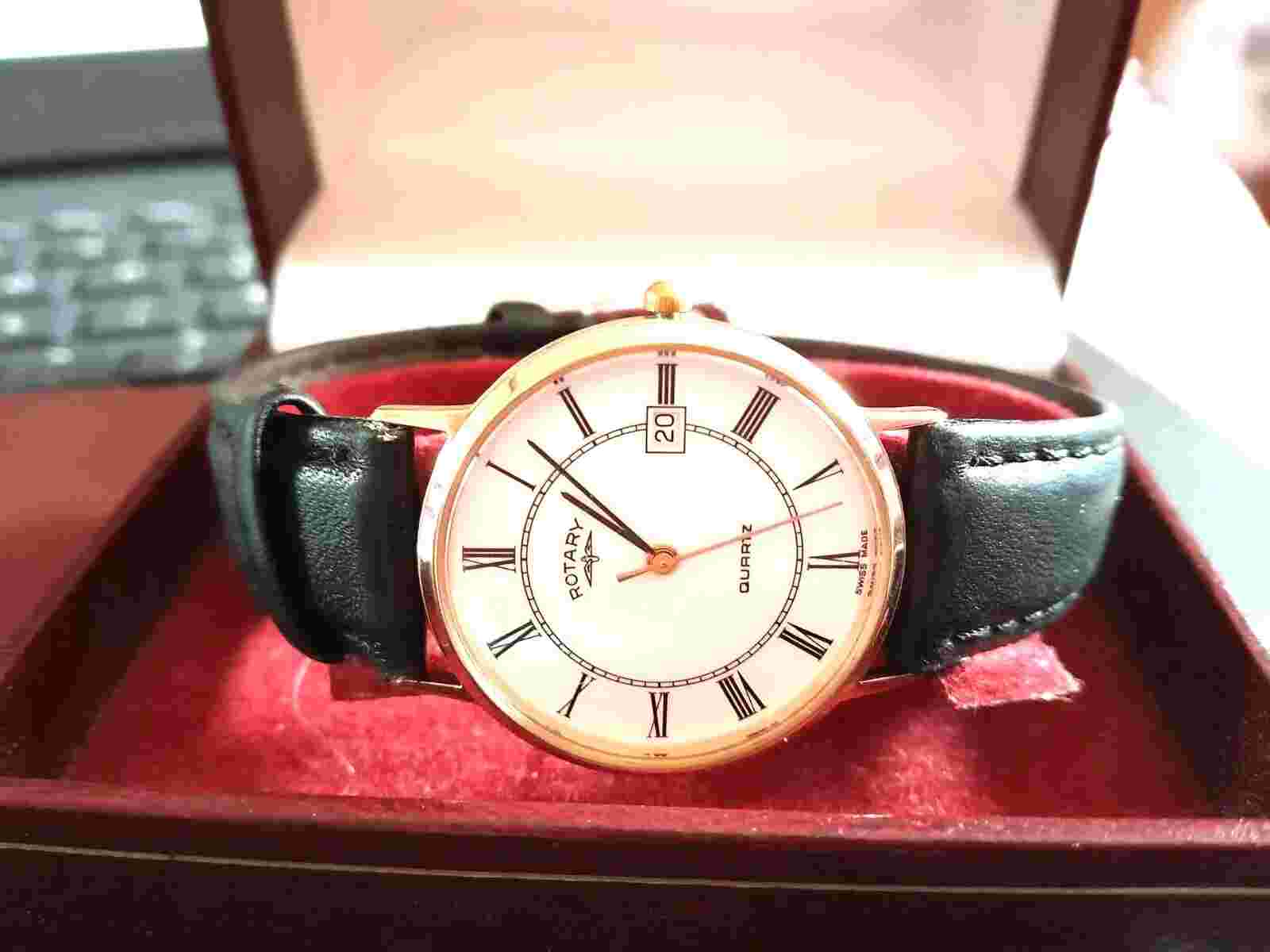 9CT GOLD ROTARY WATCH  WITH LEATHER STRAP ORIGINAL BOX & GUARANTEE SUPERB