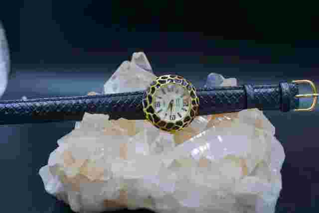 KJL KENNETH JAY LANE Cream/Black Spotted Enamel Watch Giraffe EX Cond K001