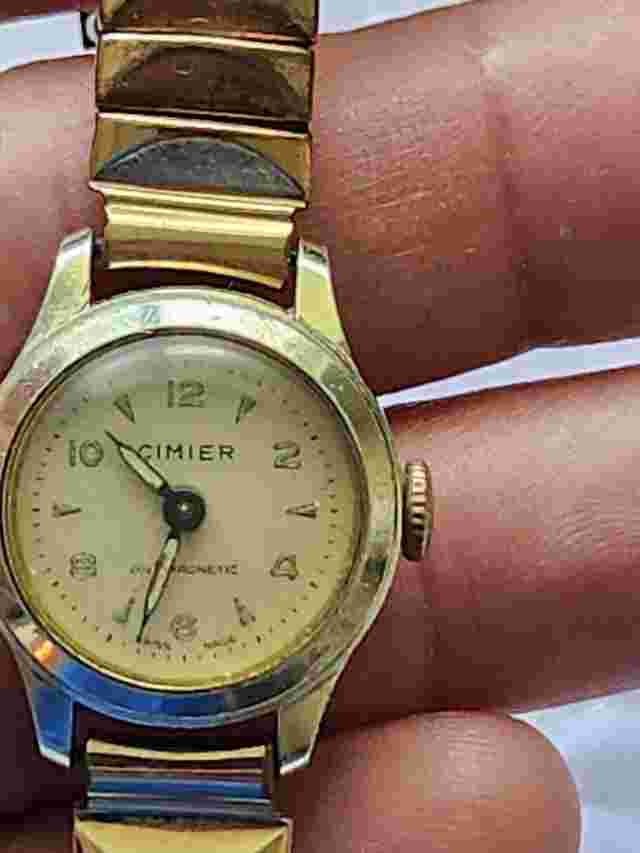 Vintage Womens Cimier AntiMagnetic Swiss Made Watch "Working"