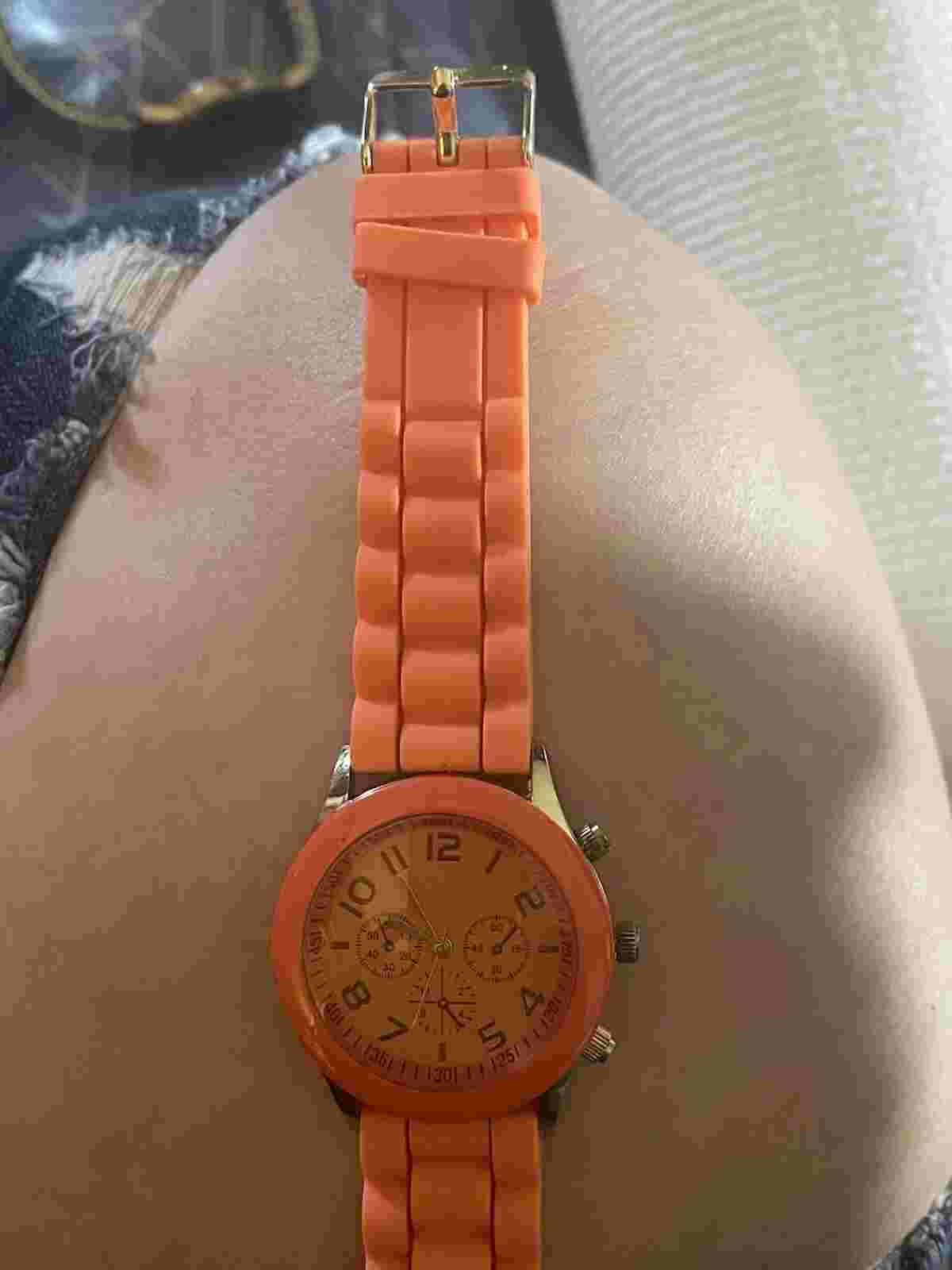 Darice Womens Silicon Coral Pink Quartz Watch