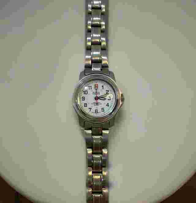 Bijoux Terner Men's Quartz Watch 300-1000ft Water Resistant W/ Metal Band Runs
