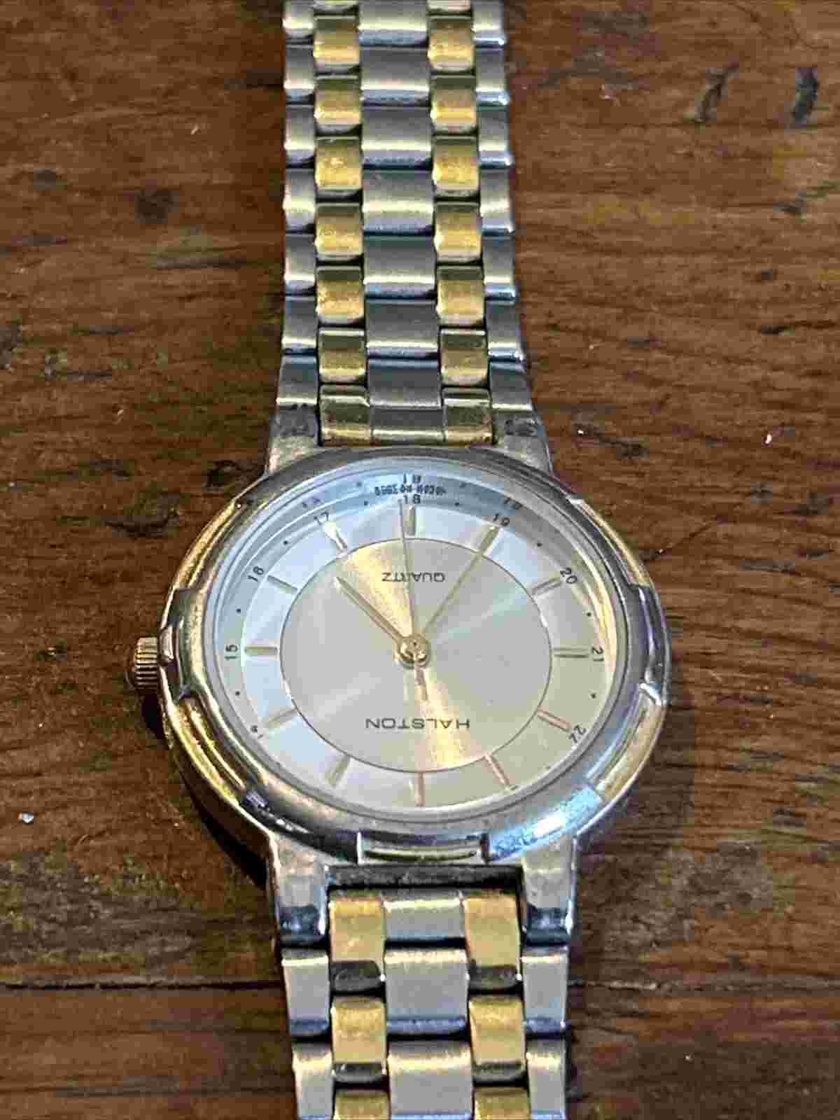 Vintage Halston Quartz 282-Y121C Watch