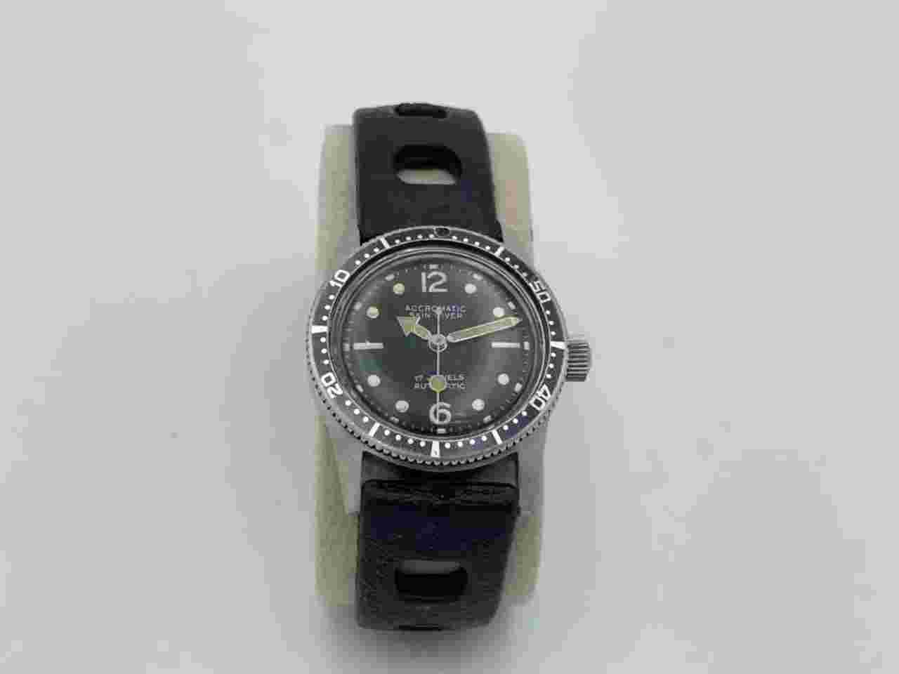 Vintage Midsize SS 1970s Accro Diver Watch