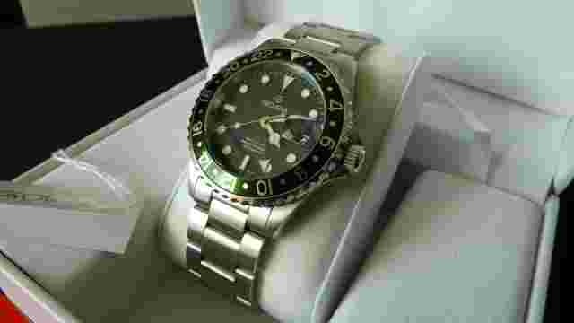 Grovana GMT 1572.2 Swiss men's watch