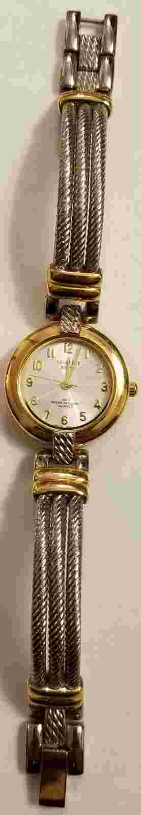 Geoffrey beene ladies quartz watch. In excellent condition. Runs great. #12