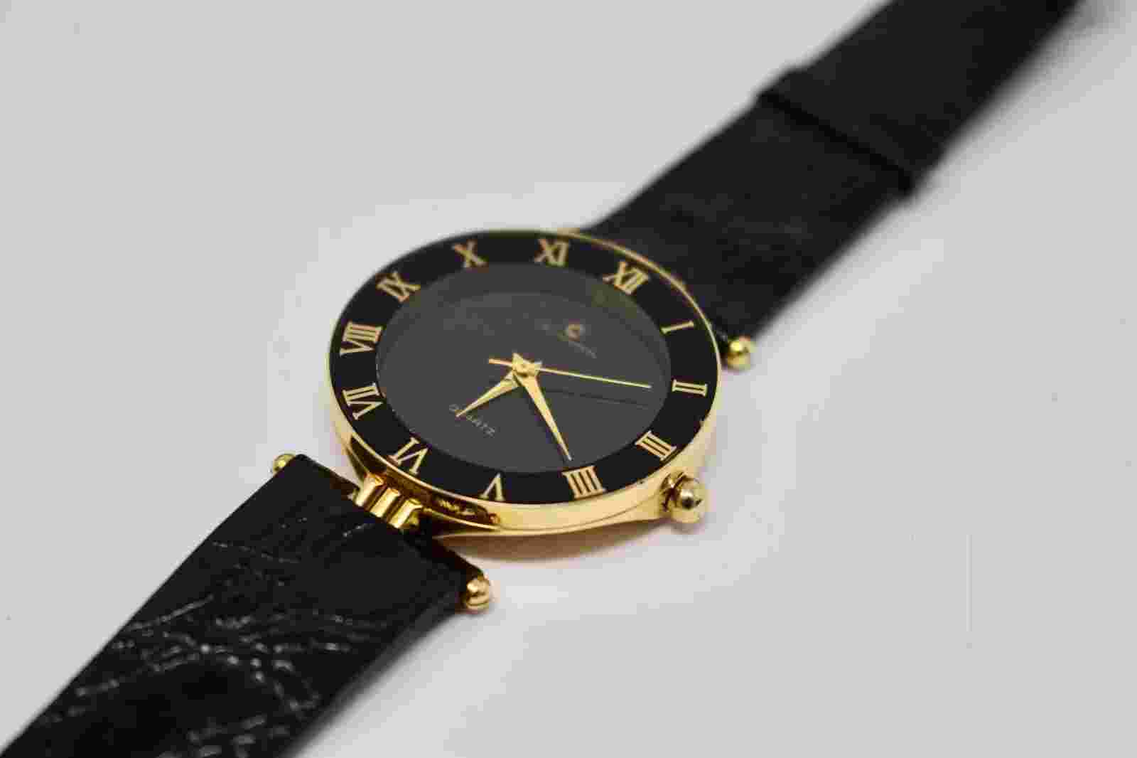 Vintage 1990s JB Champion NOS Mens Minimalist Quartz Wristwatch Black/Gold