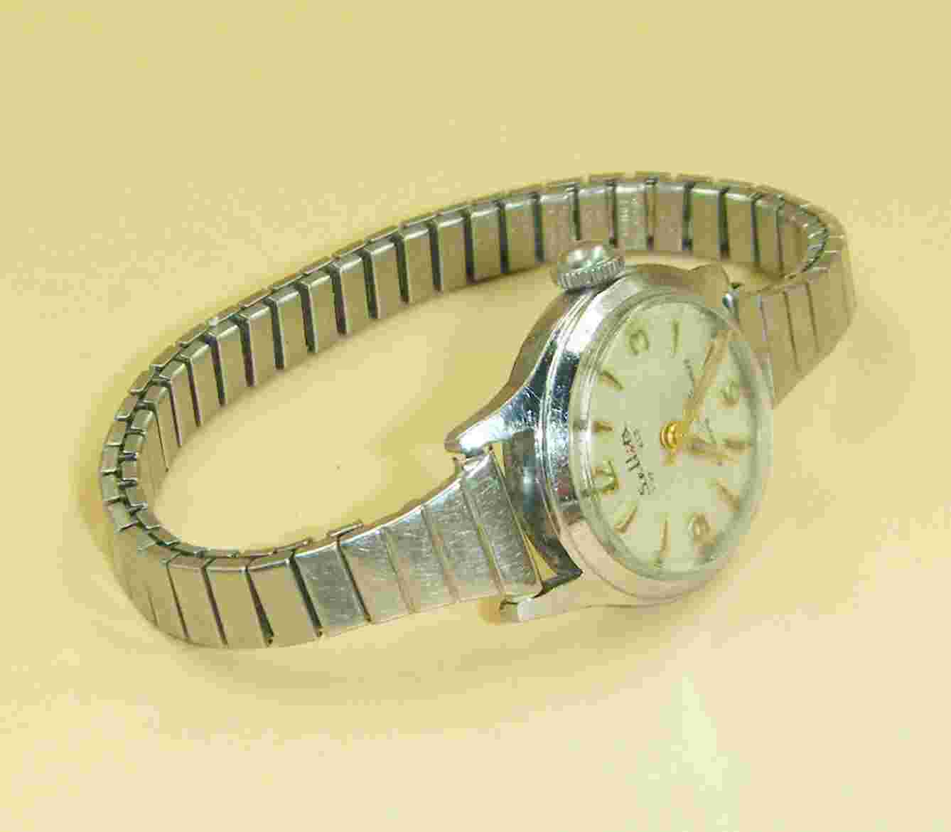 Vintage Sellita 17 Jewel Mechanical Wind-Up Ladies Watch