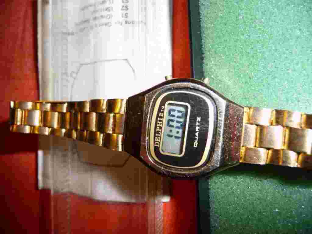 VINTAGE DELPHI II QUARTZ WATCH WORKS! LIGHT EXCELLENT CONDITION NEW BATTERY