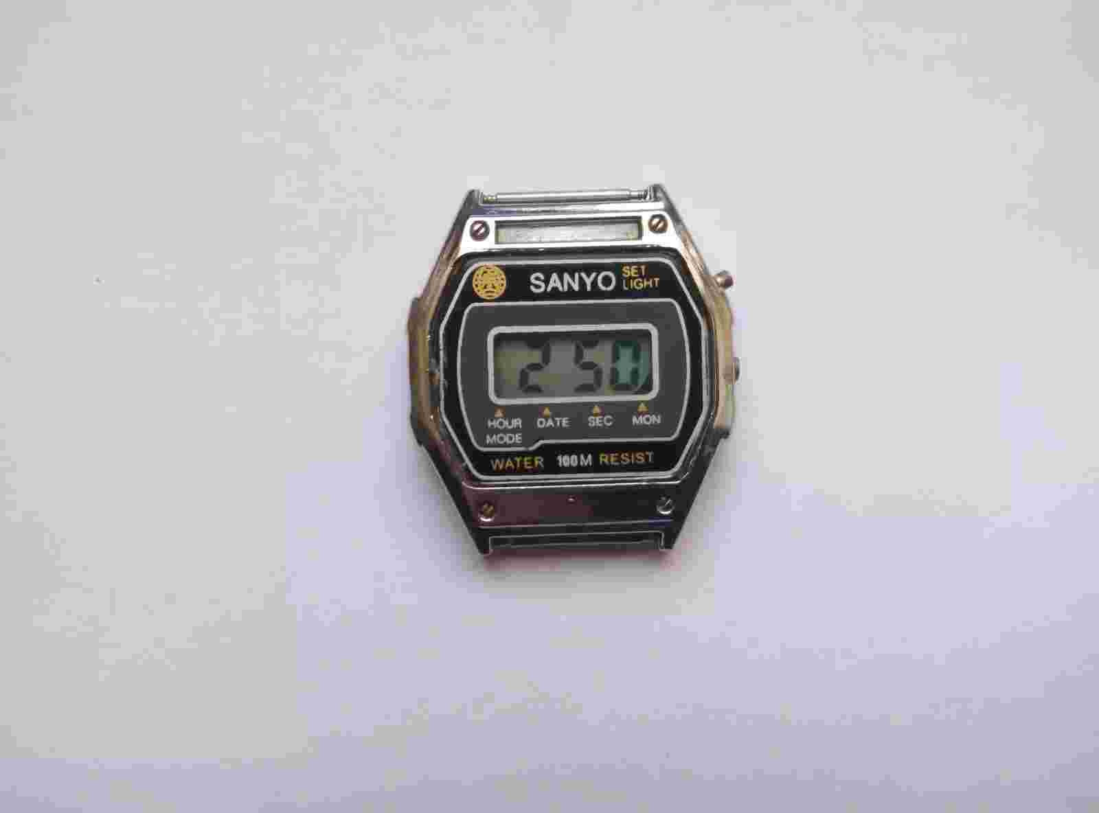 Vintage Digital Watch SANYO Date Month Seconds Japan 1980s