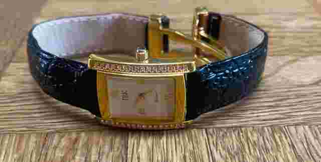 CAMROSE KROSS JBK JACKIE KENNEDY GOLD TONE CRYSTAL QUARTZ WATCH SEIKO PRODUCTION