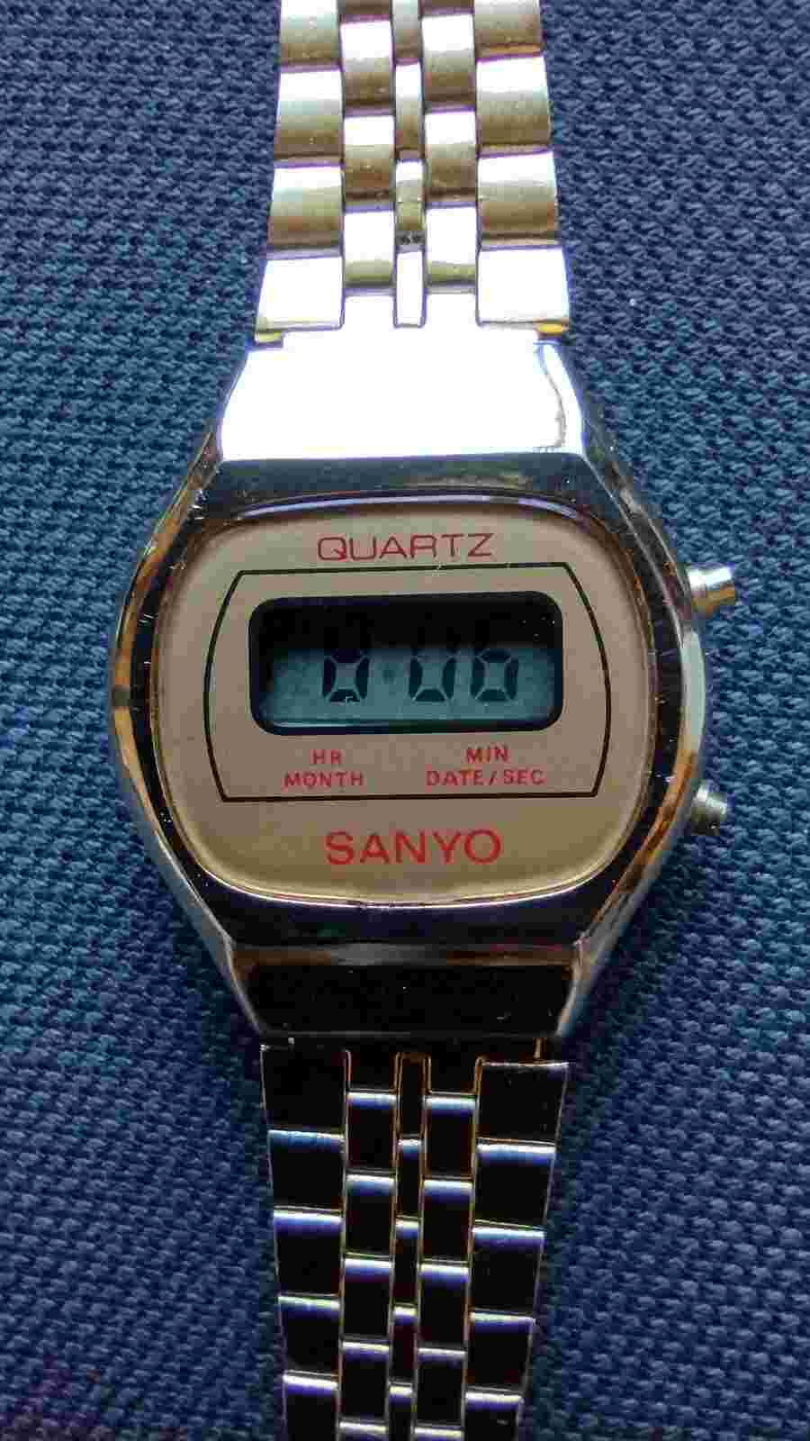 VINTAGE Sanyo LCD DIGITAL Women's WATCH. 80's?. New Battery !!