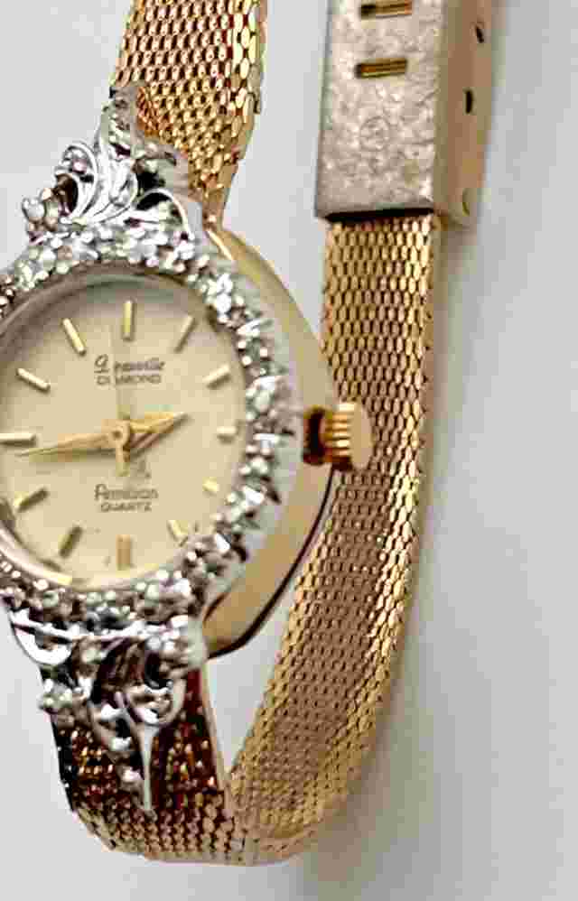 Deauville Armitron Quartz Diamond Bezel Gold Plated Ladies Watch Round Face
