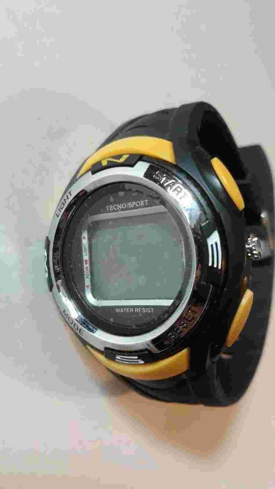 BRAND NEW MEN'S TECHNO SPORT WATER-RESISTANT WATCH w/GREAT FEATURES!  LOW PRICE!
