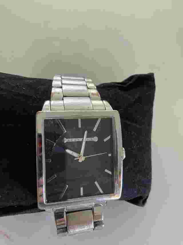 Sean John Mens Stainless Quartz Watch With Crystal Indices Black Dial Works Good