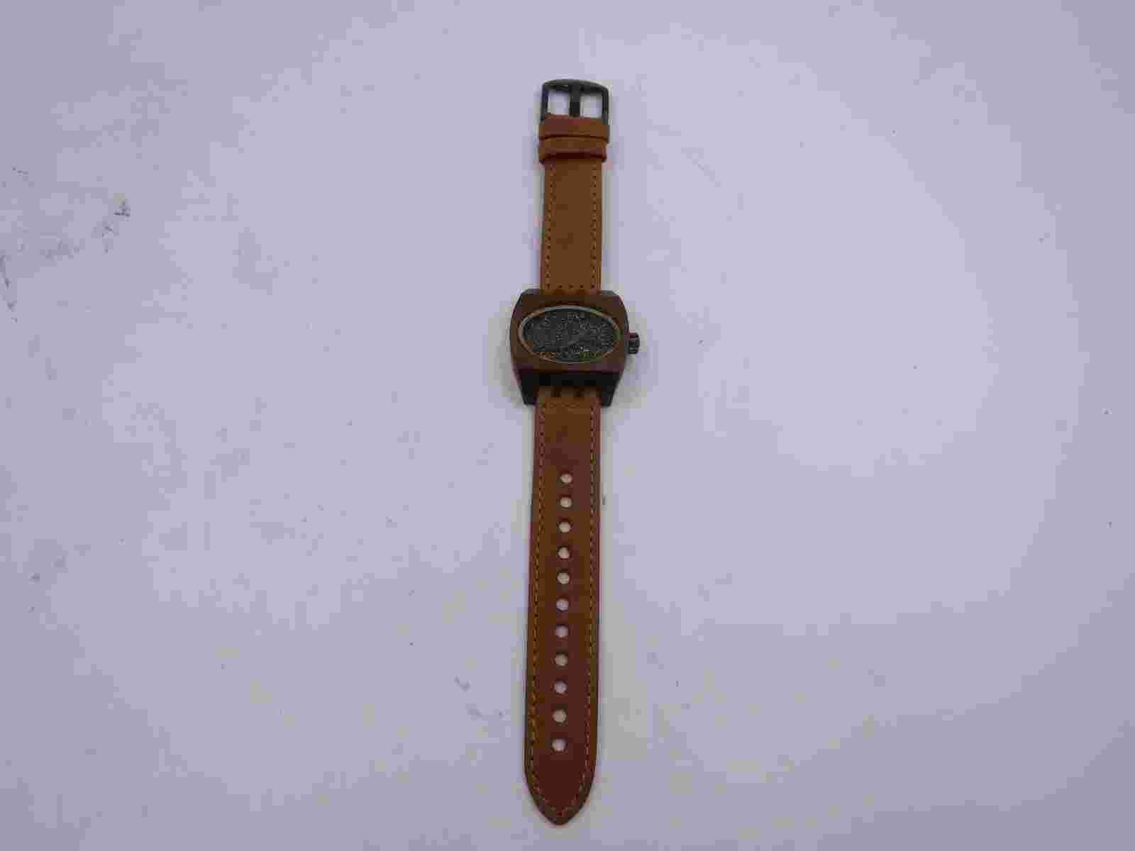 Mistura Kamera Silicio Dark Wood Face with Light Brown Leather Strap