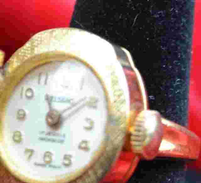 WOMENS Welsbro 17 JEWEL Incabloc ring watch