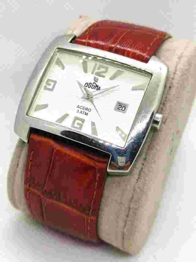 Dogma Acero Square Watch 3 ATM Mens White Dial Date Rare 50 Anos Secpre 42mm