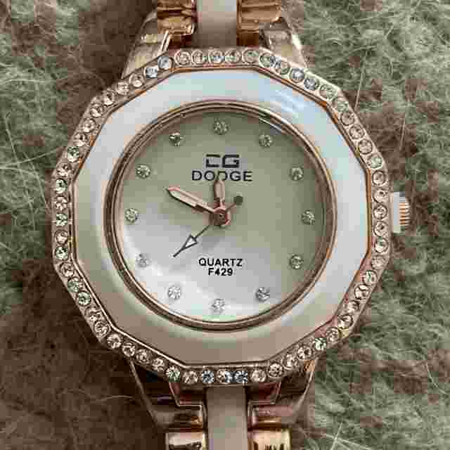 White And Rose Gold CG Dodge Quartz F429 Watch