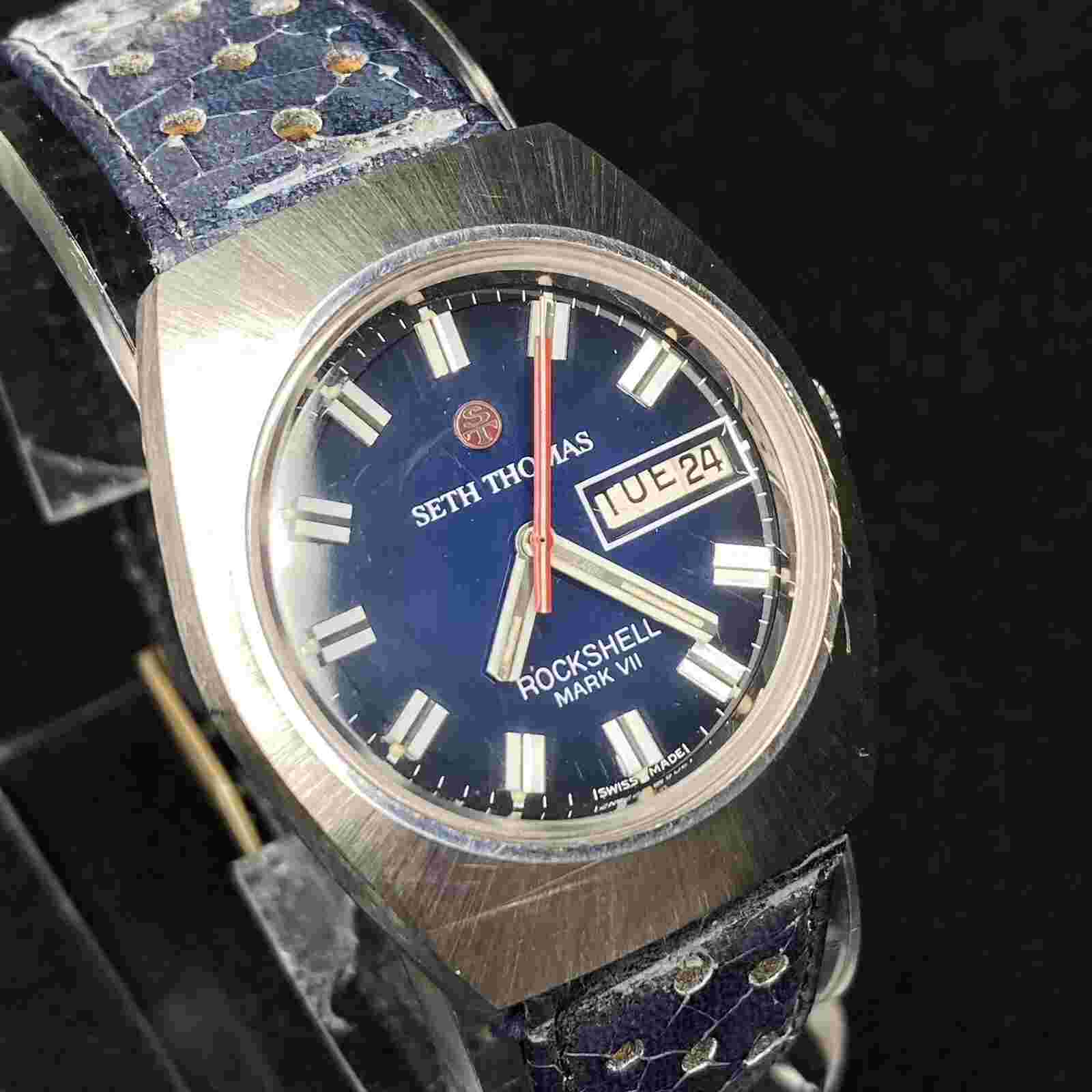 Vintage Seth Thomas Rockshell mark VII automatic watch Runs/Stops Needs Service