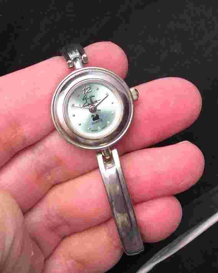 Light Blue Faced Ladies GLORIA Vanderbilt Quartz Watch With Silver Band Works