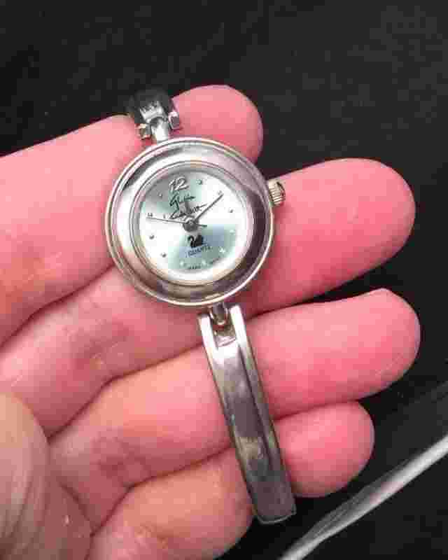 Light Blue Faced Ladies GLORIA Vanderbilt Quartz Watch With Silver Band Works