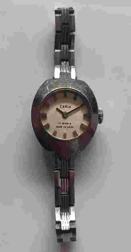 Very Rare Old Vintage Soviet/USSR Women's wrist watch - ZARIA 17 JEWELS/WORKS