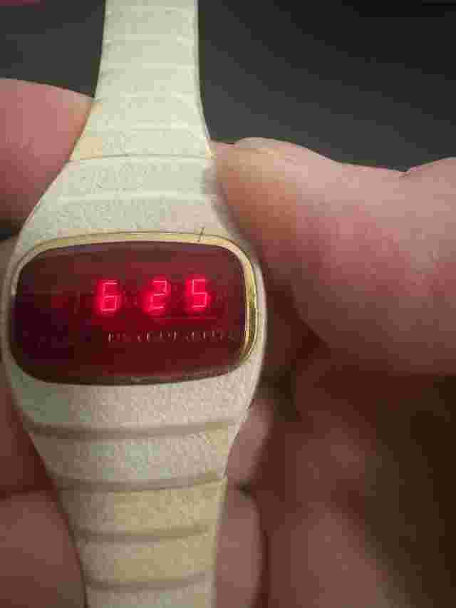 Rare Vintage Women’s Texas Instruments Digital LED White Series 600 Watch