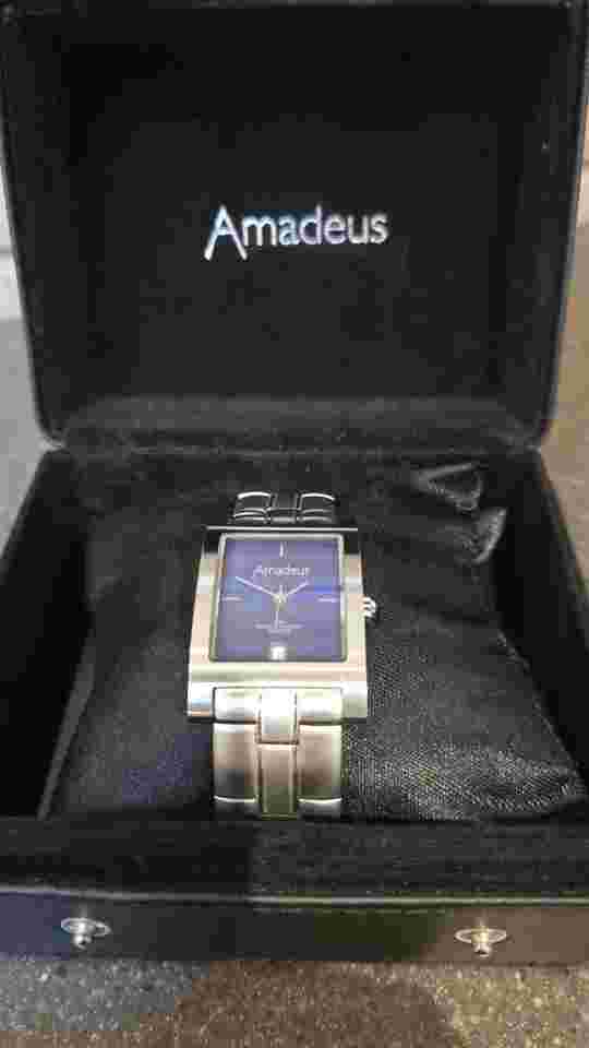 Amadeus AM00011GBL Watch With Box , Paperwork & Extra link